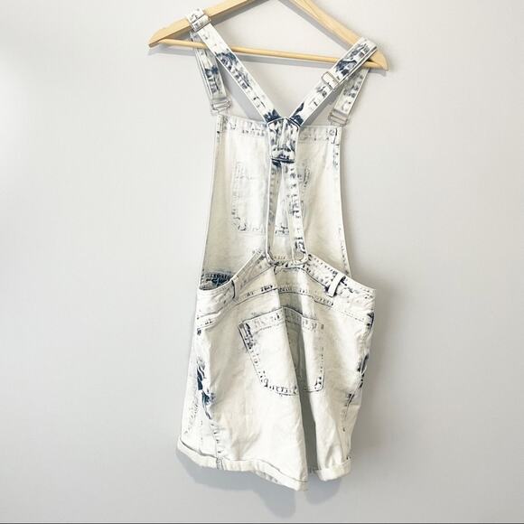 Forever 21 + Plus denim shorts overalls blue acid wash size 1X - Picture 4 of 6